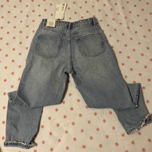 Classic Mom Fit Jeans - Picture 3 of 4